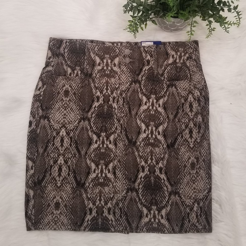 (NWT) APT. 9  Snakeskin Print Skirt (Size 8)